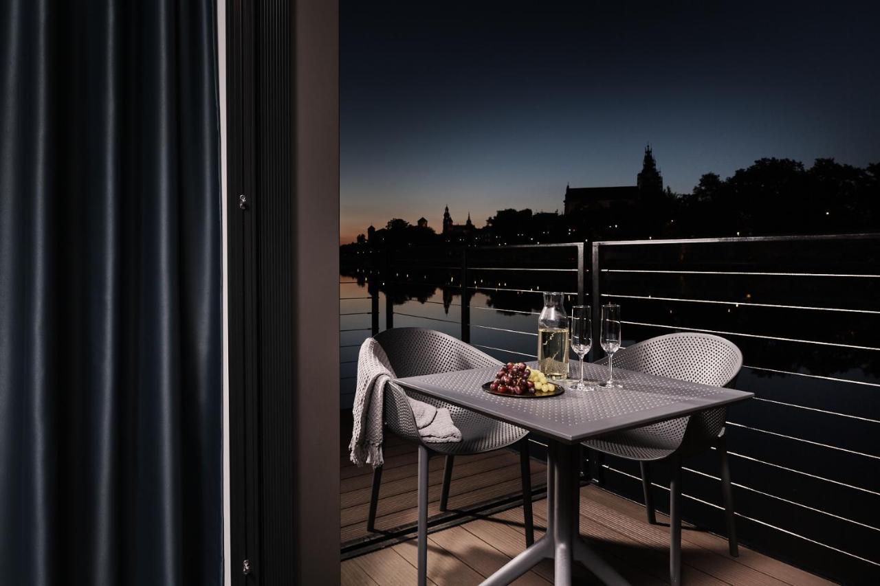 New Port - Premium Floating Aparthotel คราคูฟ ภายนอก รูปภาพ