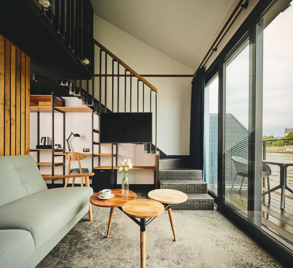 New Port - Premium Floating Aparthotel คราคูฟ ภายนอก รูปภาพ