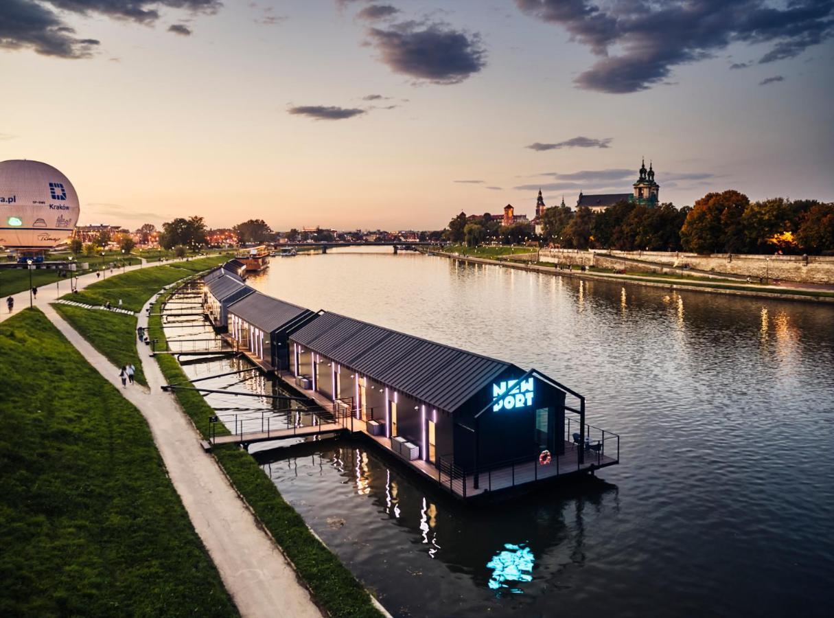 New Port - Premium Floating Aparthotel คราคูฟ ภายนอก รูปภาพ