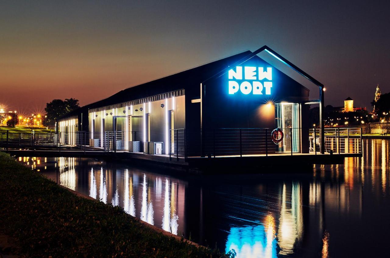 New Port - Premium Floating Aparthotel คราคูฟ ภายนอก รูปภาพ