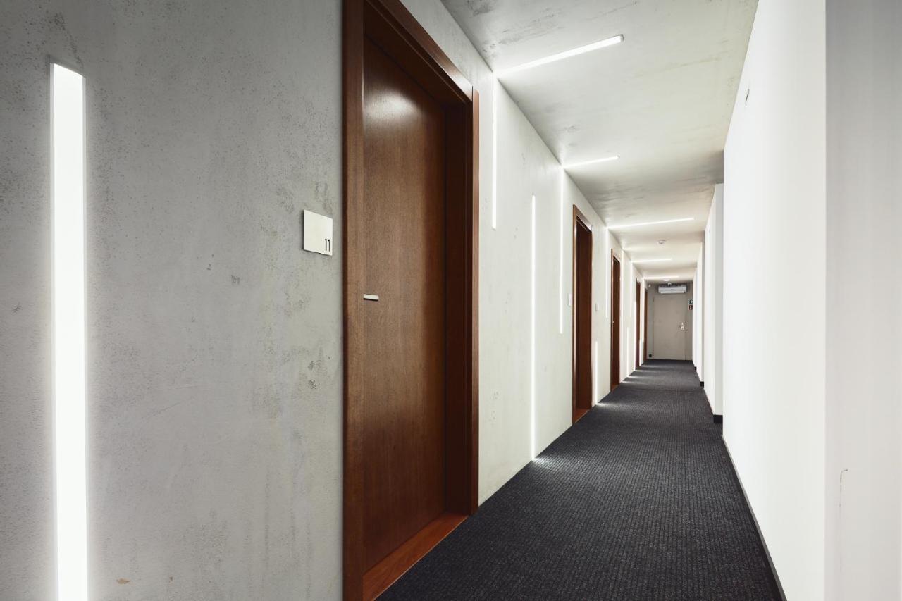 New Port - Premium Floating Aparthotel คราคูฟ ภายนอก รูปภาพ